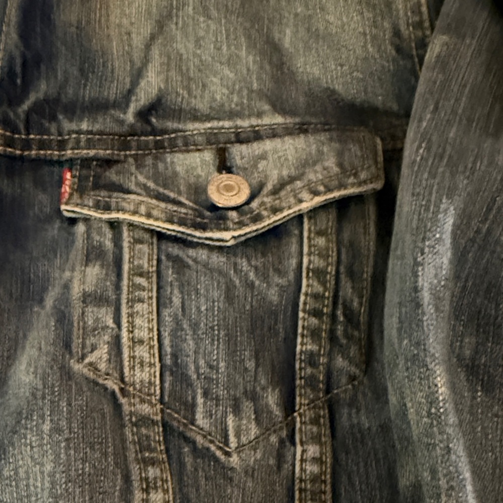 Levi's Classic Denim Jacket with Brown Patch - image 4